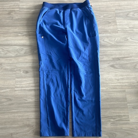 FIGS Axim Cargo Scrub Pants - Picture 1 of 2